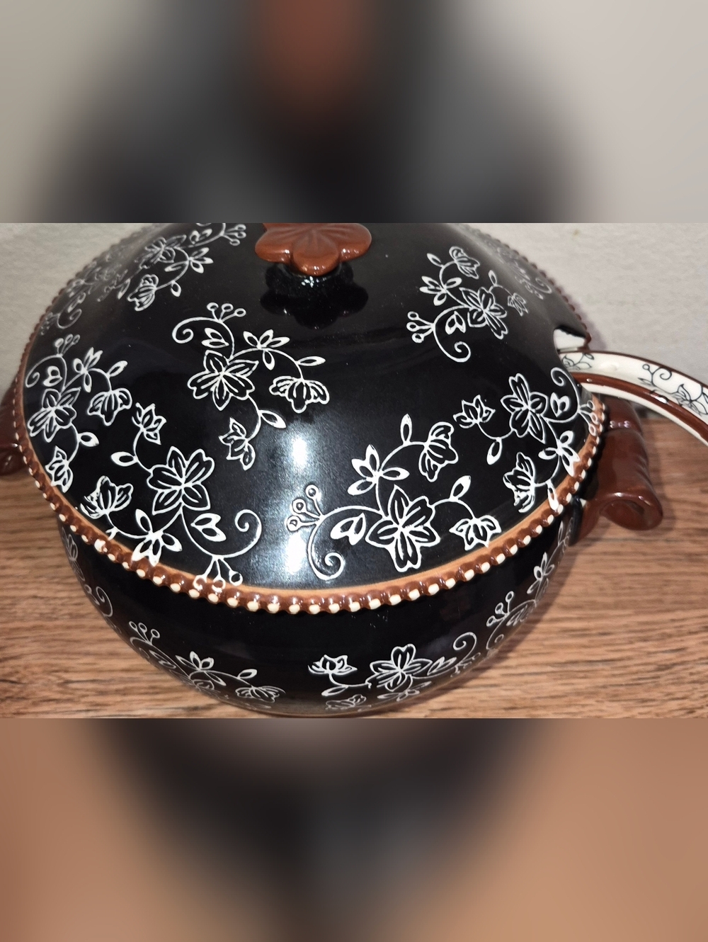 Temp-tations Floral Lace 3-qt Ceramic Soup Tureen with a matching ladle - Picture 2 of 5